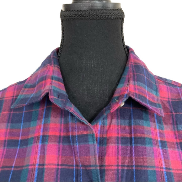 EDDIE Bauer 100% cotton plaid button down shirt. Size M - Picture 6 of 8